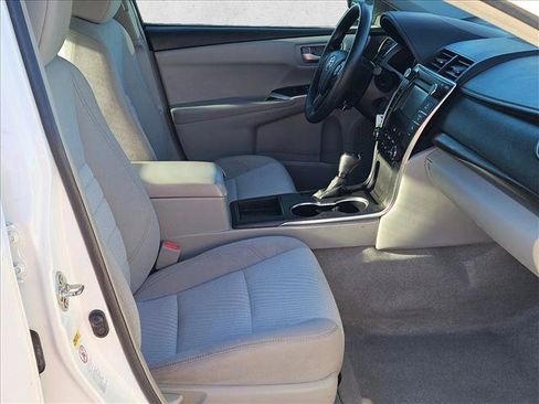 Used 2016 Toyota Camry LE image 18