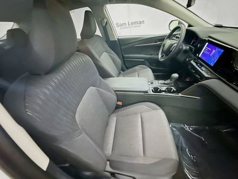 Used 2025 Toyota Camry LE image 27