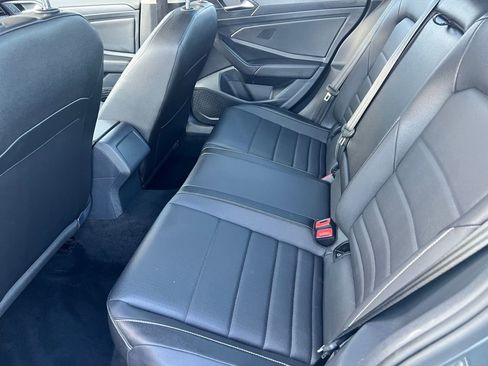 Used 2024 Volkswagen Jetta SE image 12