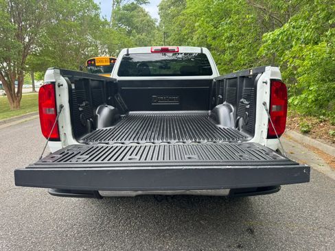 Used 2019 Chevrolet Colorado W/T RWD image 6