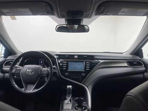 Used 2019 Toyota Camry SE FWD image 18