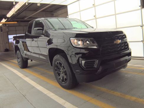 Used 2022 Chevrolet Colorado LT w/ Fleet Safety Package image 4