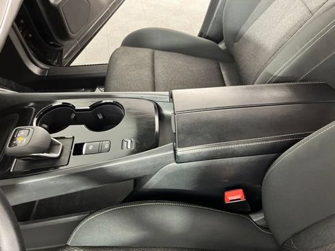 Used 2024 Nissan Rogue SV FWD image 29