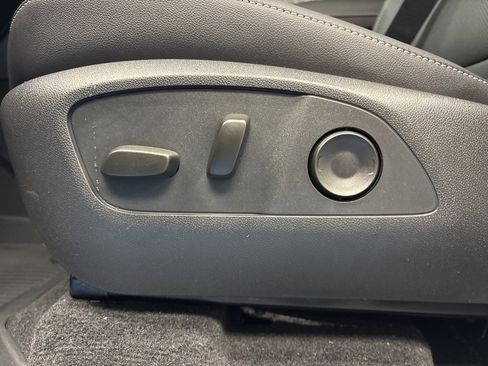 New 2026 Chevrolet Traverse LT image 31