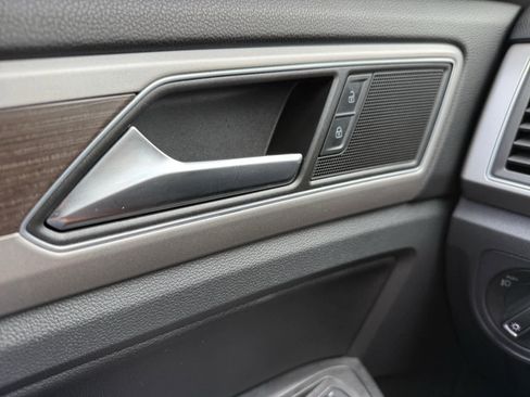 Used 2019 Volkswagen Atlas SE FWD image 27