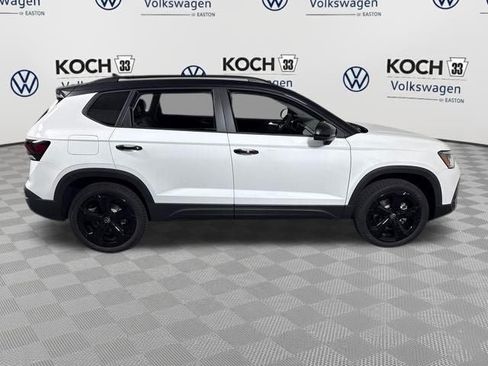 New 2026 Volkswagen Taos SE AWD/4WD image 9