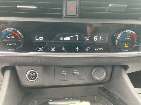 Used 2023 Nissan Rogue SV AWD/4WD image 27