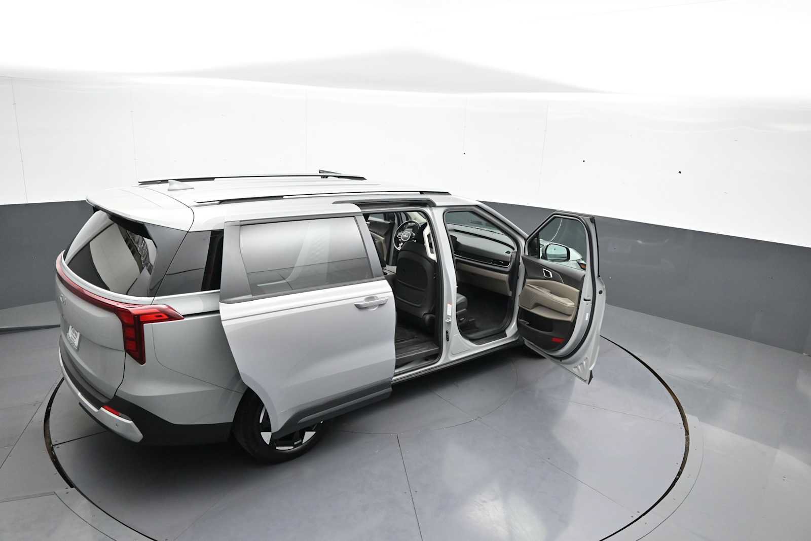 Used 2025 Kia Carnival EX FWD image 46