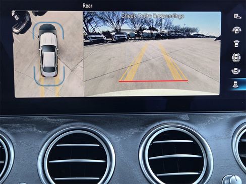 Used 2022 Mercedes-Benz E 350 Sedan image 7