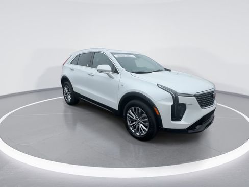 Used 2024 Cadillac XT4 Premium Luxury w/ Active Safety Package image 2