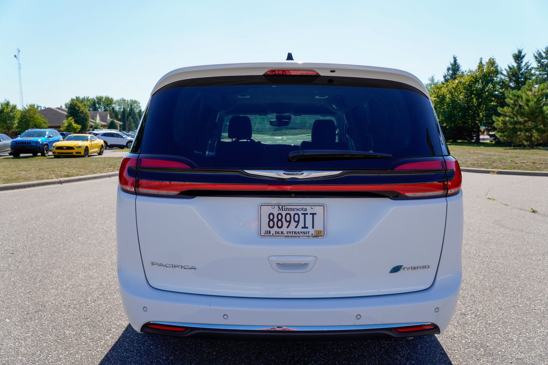 Used 2024 Chrysler Pacifica Limited FWD image 5