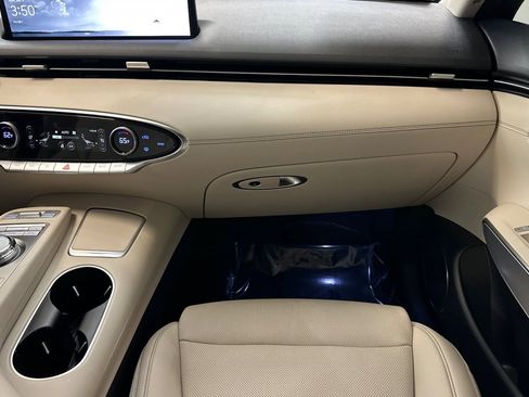 Used 2023 Genesis GV70 2.5T w/ Select Package image 29