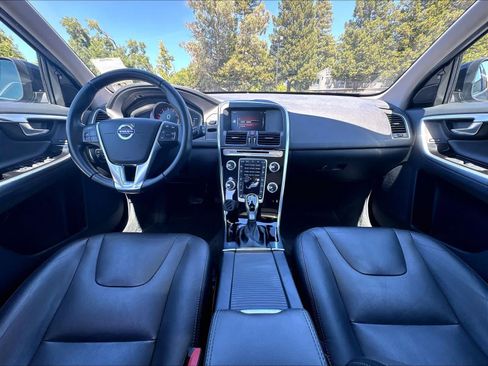 Used 2016 Volvo XC60 T5 Premier w/ Proximity Package FWD image 18