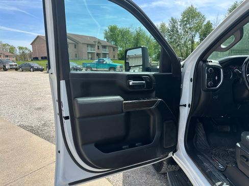Used 2023 Chevrolet Silverado 2500 LT w/ Convenience Package AWD/4WD image 11