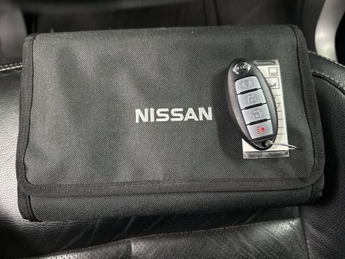 Used 2017 Nissan Titan PRO-4X w/ Pro-4x Convenience Package AWD/4WD image 38