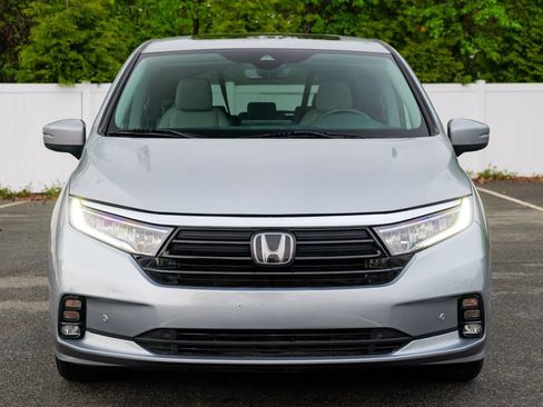 Used 2023 Honda Odyssey Touring image 2
