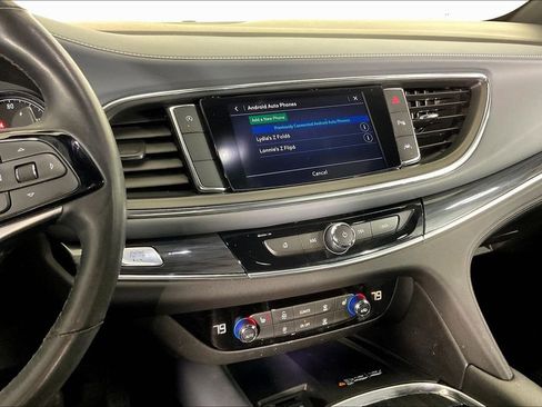 Used 2022 Buick Enclave Essence w/ Sport Touring Edition image 9