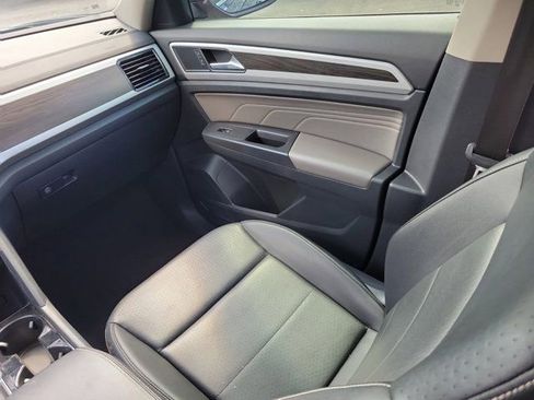 Used 2022 Volkswagen Atlas SE image 4