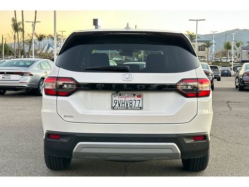 Certified 2025 Honda Pilot EX-L image 4