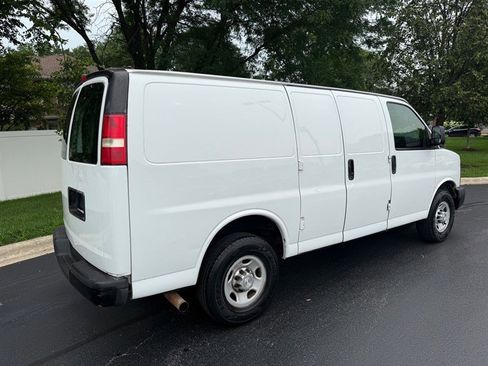 Used 2015 Chevrolet Express 2500 image 6