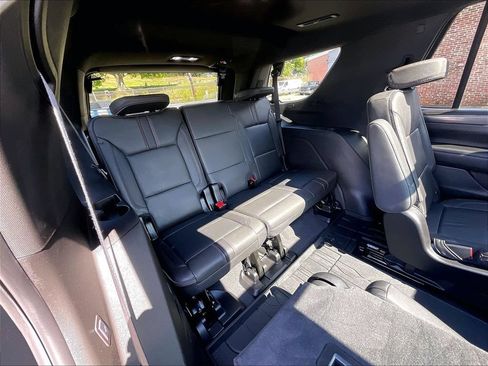 Used 2024 Chevrolet Tahoe RST w/ Luxury Package AWD/4WD image 17