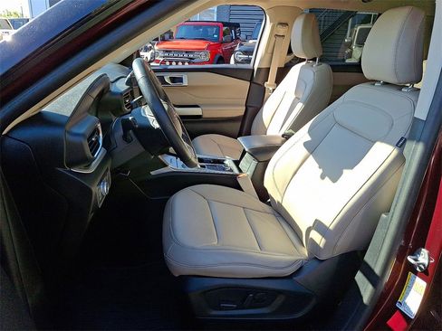 Certified 2022 Ford Explorer XLT w/ Equipment Group 202A image 14