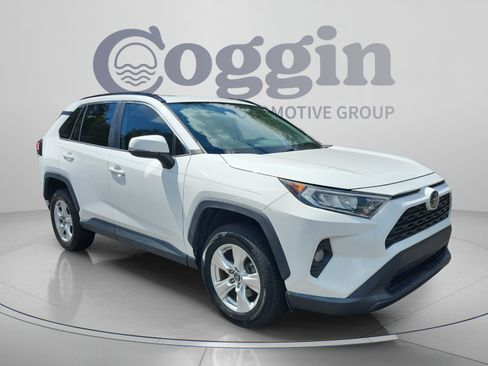 Used 2019 Toyota RAV4 XLE w/ Convenience Package FWD image 7