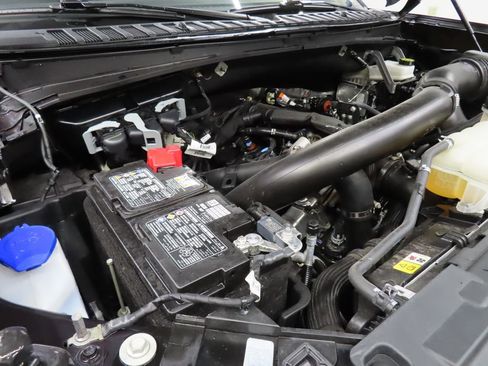 Used 2025 Ford Expedition Active AWD/4WD image 31