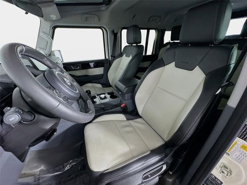 Used 2025 INEOS Grenadier AWD/4WD image 10