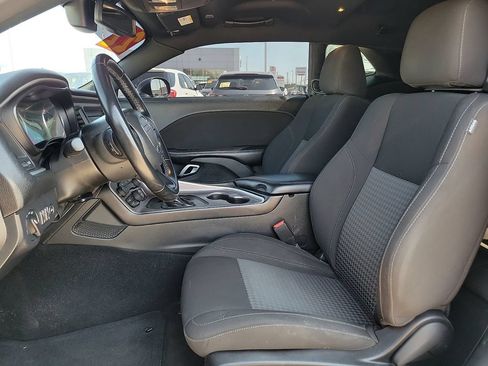 Used 2022 Dodge Challenger SXT RWD image 23