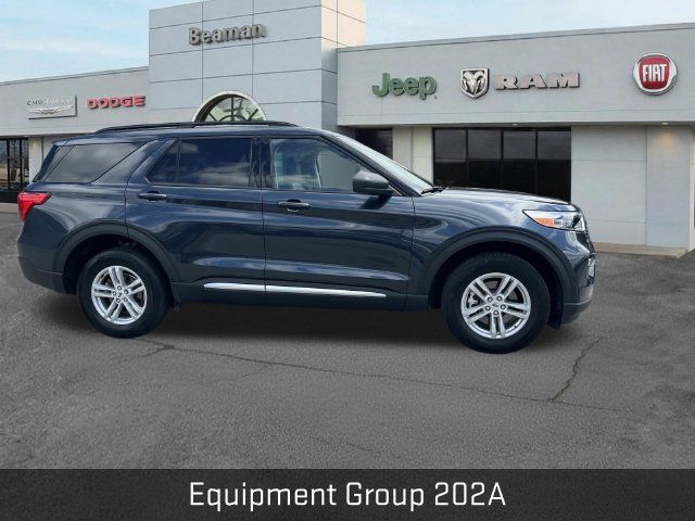 Used 2024 Ford Explorer XLT w/ Equipment Group 202A AWD/4WD image 2