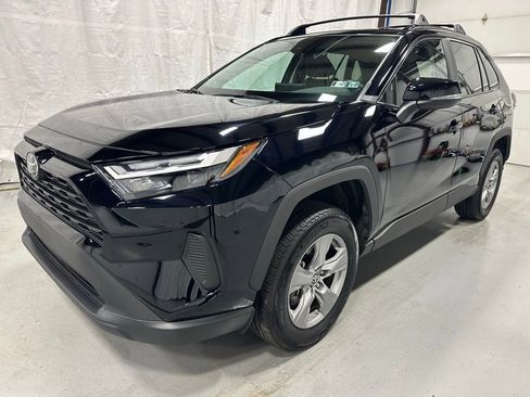 Used 2025 Toyota RAV4 XLE image 3
