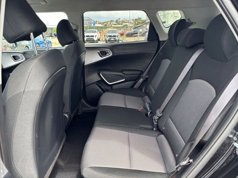 Used 2025 Kia Soul LX w/ LX Technology Package FWD image 23