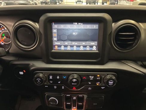 Used 2022 Jeep Wrangler Unlimited Sport AWD/4WD image 30