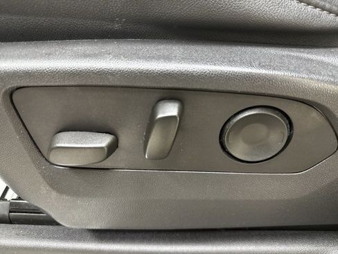 Used 2024 GMC Sierra 1500 SLT image 27