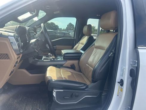 Used 2022 Ford F150 Lariat AWD/4WD image 9