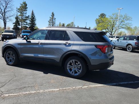 New 2026 Ford Explorer Active AWD/4WD image 7