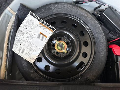 Used 2002 Ford Thunderbird RWD image 25