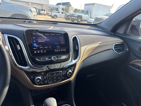 Used 2023 Chevrolet Equinox Premier FWD image 13