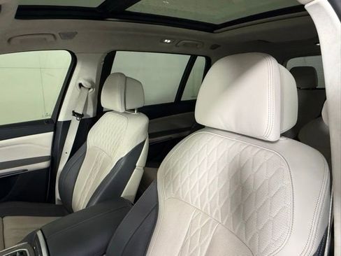 Used 2024 BMW ALPINA XB7 image 14