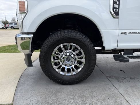 Used 2022 Ford F350 XLT w/ XLT Premium Package image 4