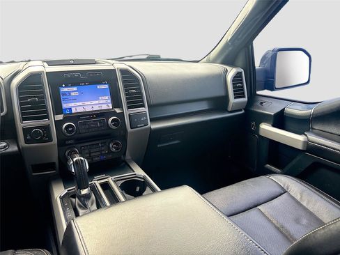 Used 2018 Ford F150 Lariat image 25