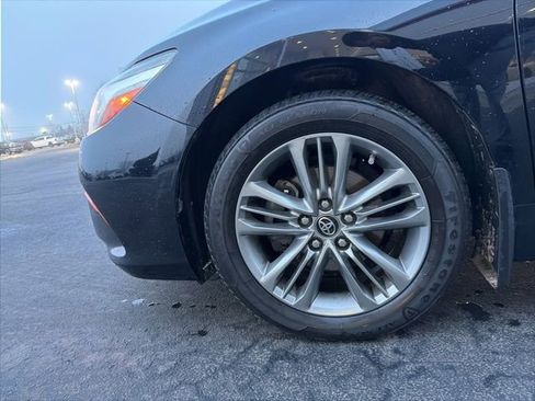 Used 2017 Toyota Camry SE w/ Moonroof Package image 11