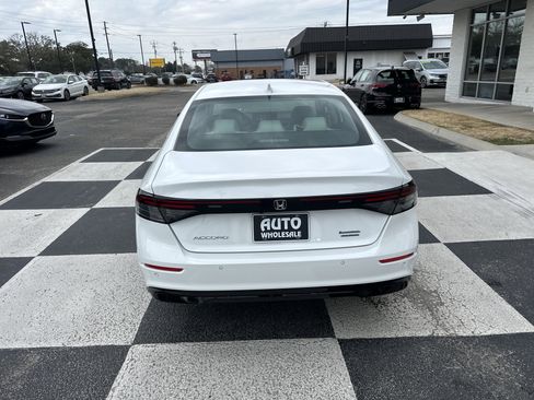 Used 2025 Honda Accord Touring image 4