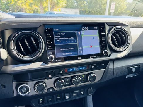 Used 2022 Toyota Tacoma TRD Sport image 24