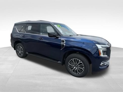 Certified 2025 Nissan Armada Platinum AWD/4WD image 2