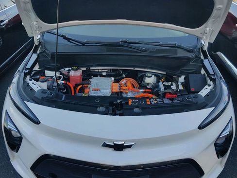 Used 2023 Chevrolet Bolt EUV LT image 30