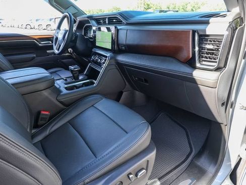 Used 2023 GMC Sierra 1500 Denali w/ Technology Package AWD/4WD image 23