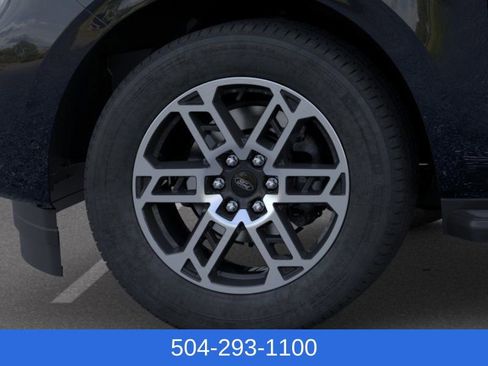 New 2025 Ford Expedition Active image 19