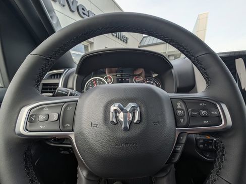 New 2026 RAM 1500 4x4 Crew Cab image 19